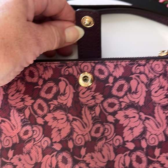 Michael Kors  NWOT  Spacious wristletwallet  burgundy/pink floral   gold tone HW - Picture 5 of 16
